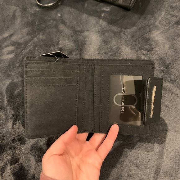 Tahari wallet - Picture 4 of 5